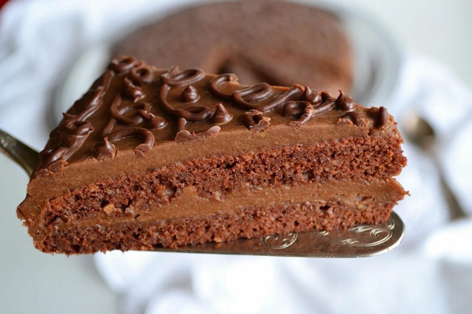 Tort Cu Blat De Cacao Si Crema De Ciocolata • Gustoase.net